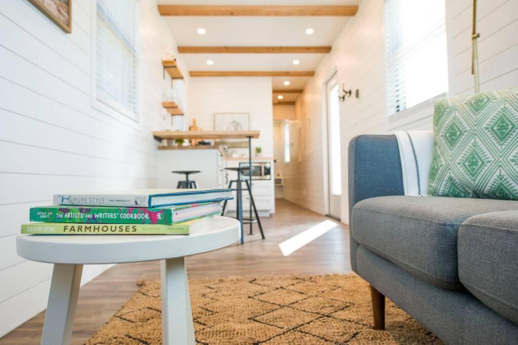 Container Home With Rooftop Views And Pickleball-Pecan Grove Беллмид Экстерьер фото