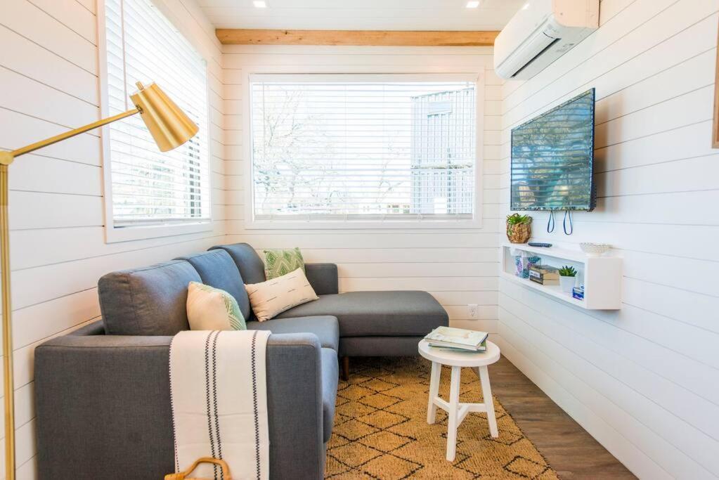 Container Home With Rooftop Views And Pickleball-Pecan Grove Беллмид Экстерьер фото