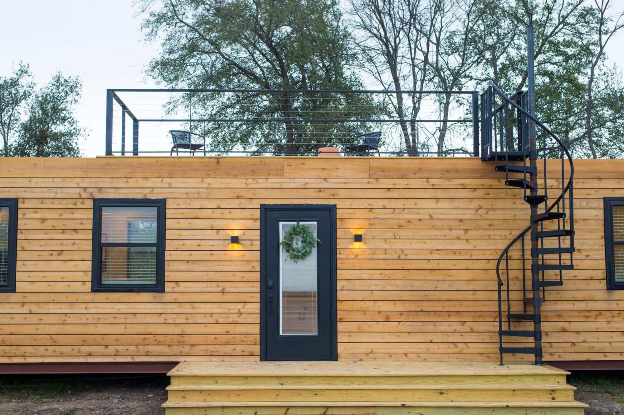 Container Home With Rooftop Views And Pickleball-Pecan Grove Беллмид Экстерьер фото