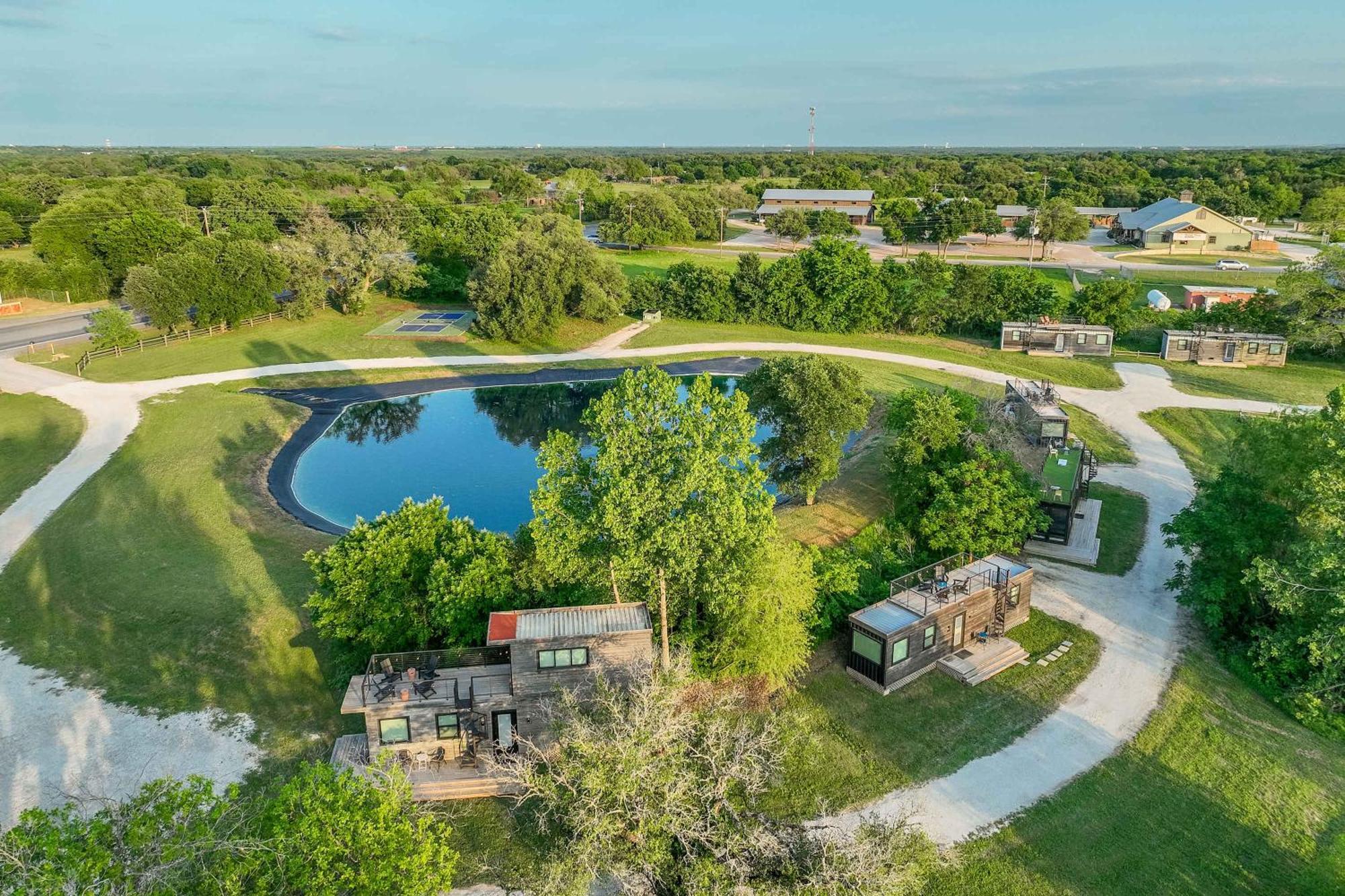 Container Home With Rooftop Views And Pickleball-Pecan Grove Беллмид Экстерьер фото