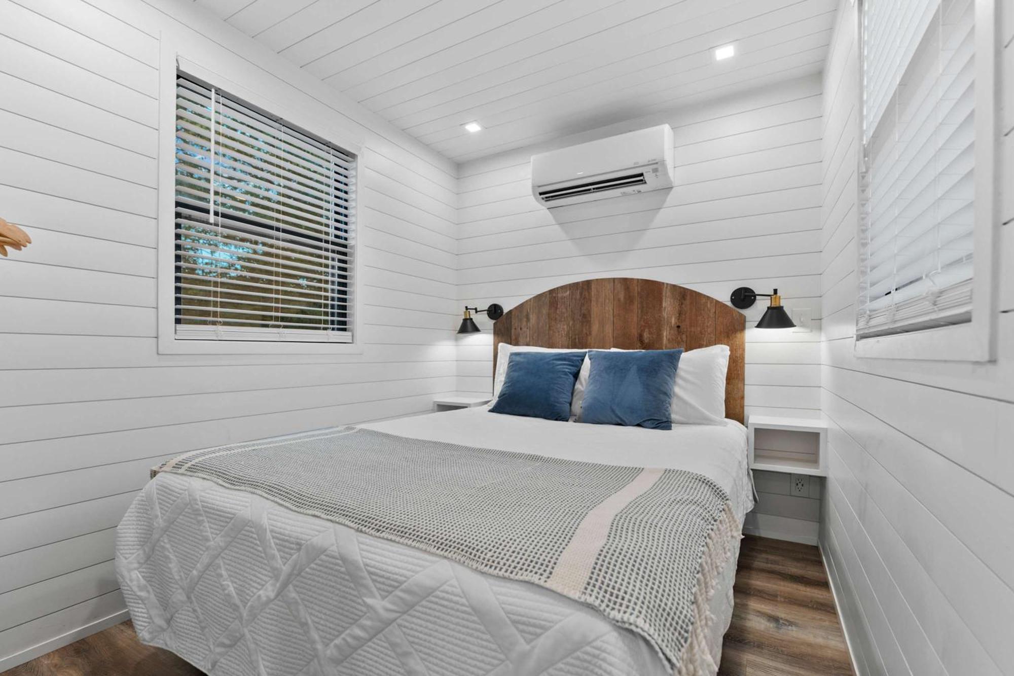 Container Home With Rooftop Views And Pickleball-Pecan Grove Беллмид Экстерьер фото